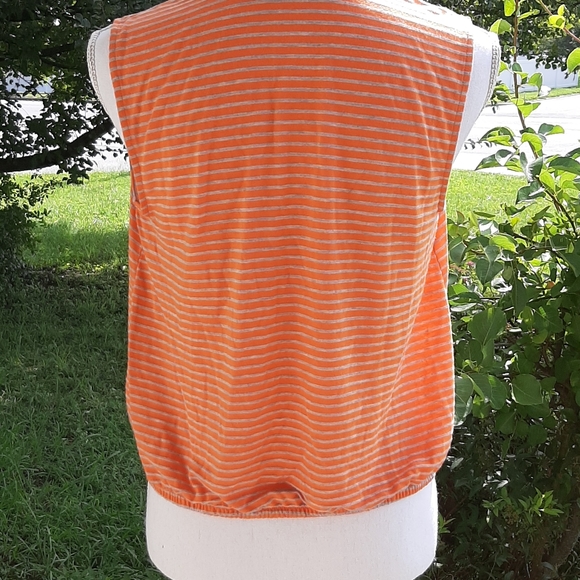 Sofia Vergara Open Front Top - Picture 4 of 8